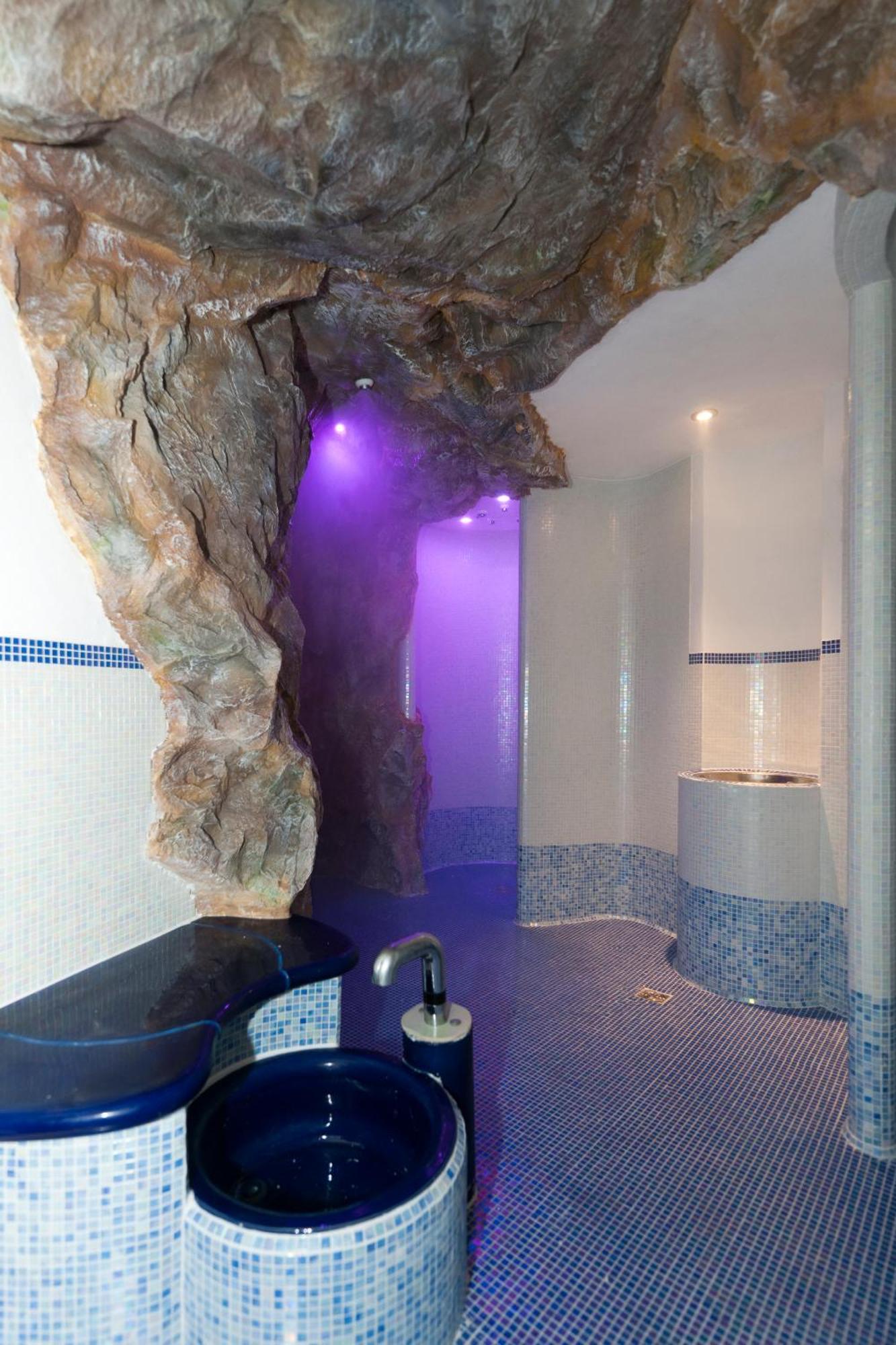 Du Parc, Restaurant, & Wellness